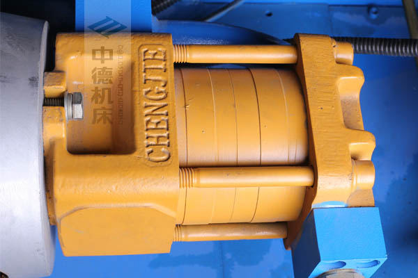 ZDPK-4015采用國內(nèi)一流品牌電機(jī)及油泵，動力強(qiáng)勁，噪音低.jpg