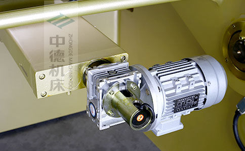 ZDS-640后檔料減速電機，質(zhì)量好，模擬運算定位速度快.jpg